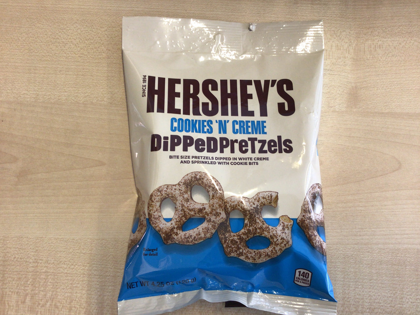 HERSHEYS DIPPED PRETZELS